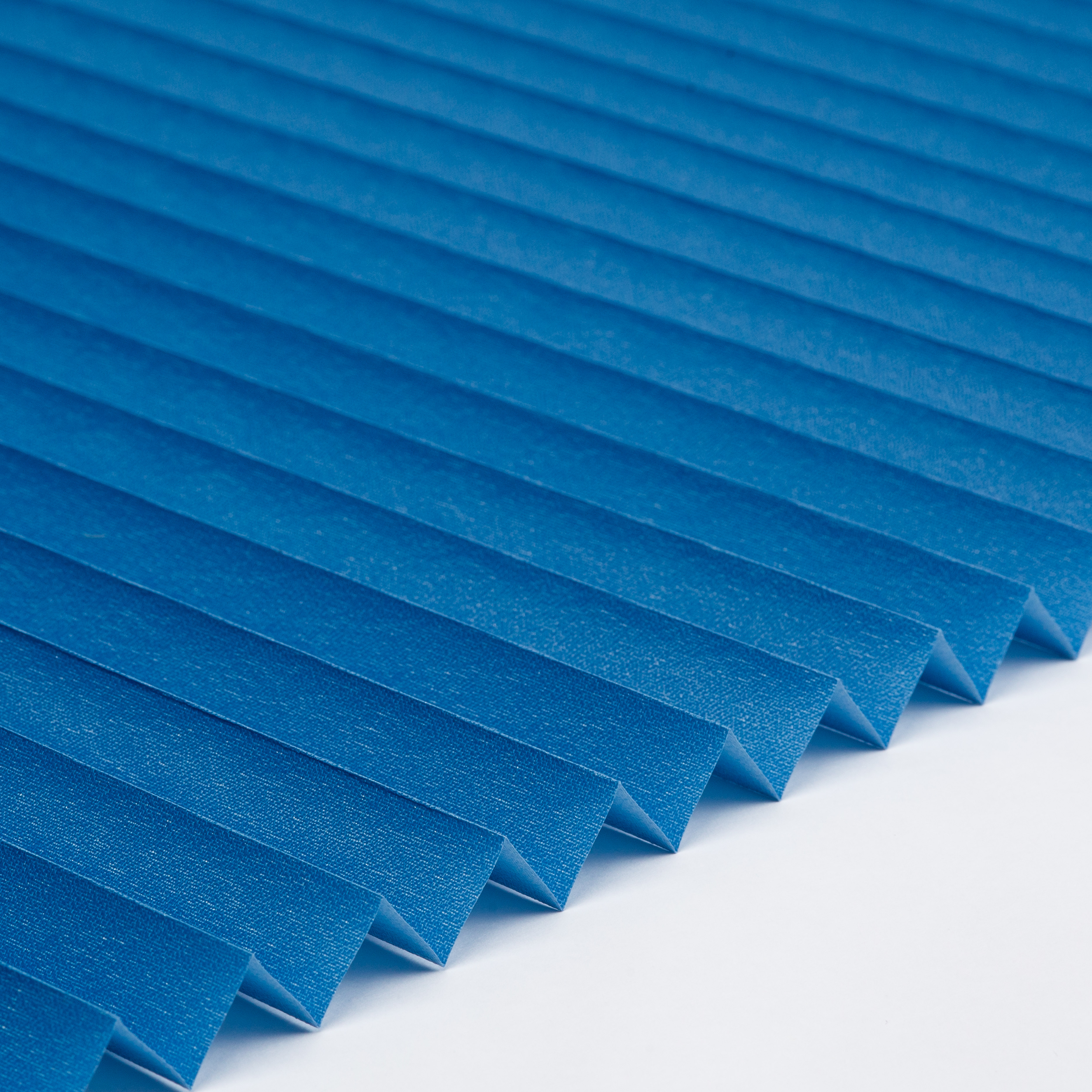 Plissee Standard Collection Halbtransparent Blau mit Reflektionsbeschichtung | Schwer entflammbar B1 0-0213 PL