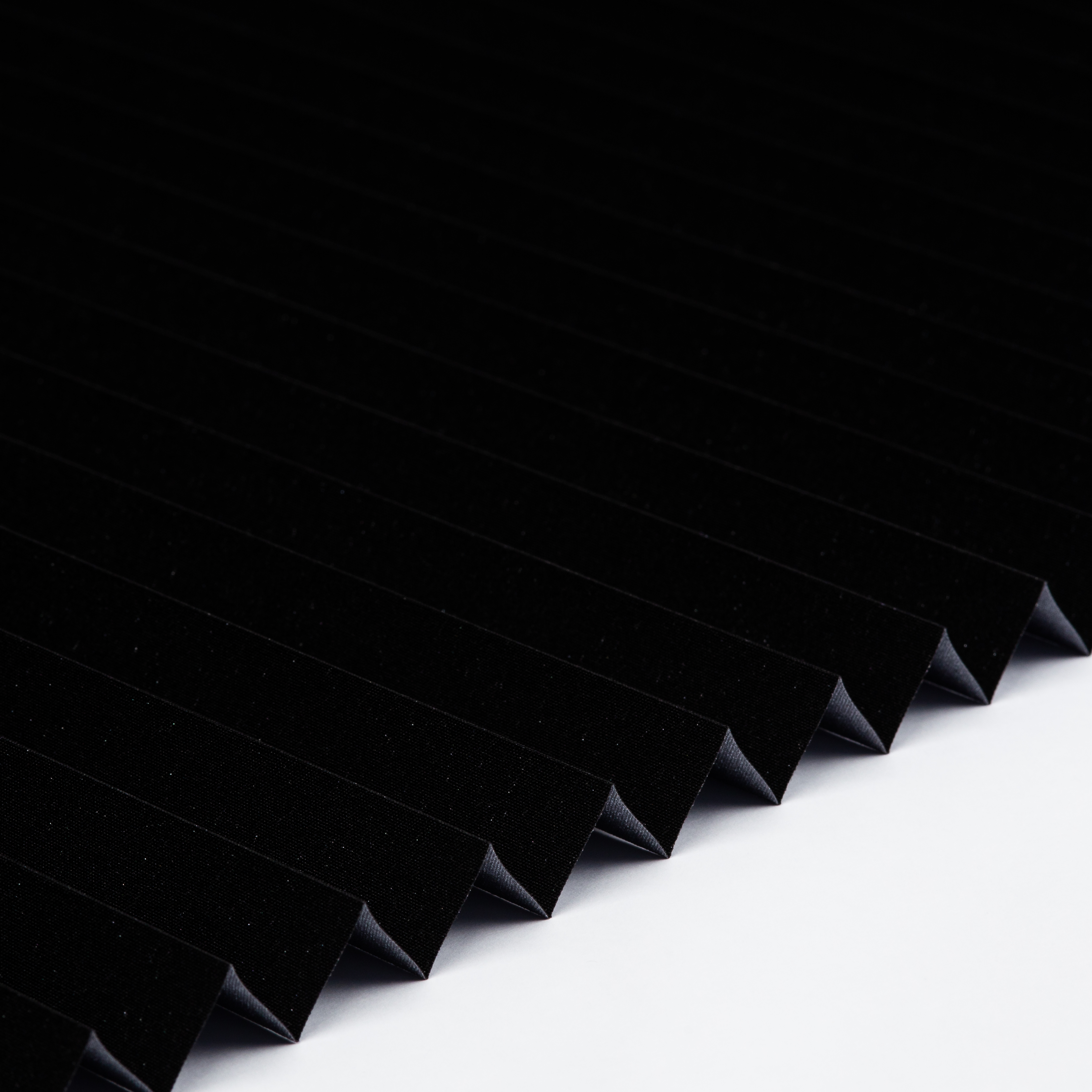 Plissee Standard Collection Vierteltransparent Schwarz mit Reflektionsbeschichtung 0-0625 PL