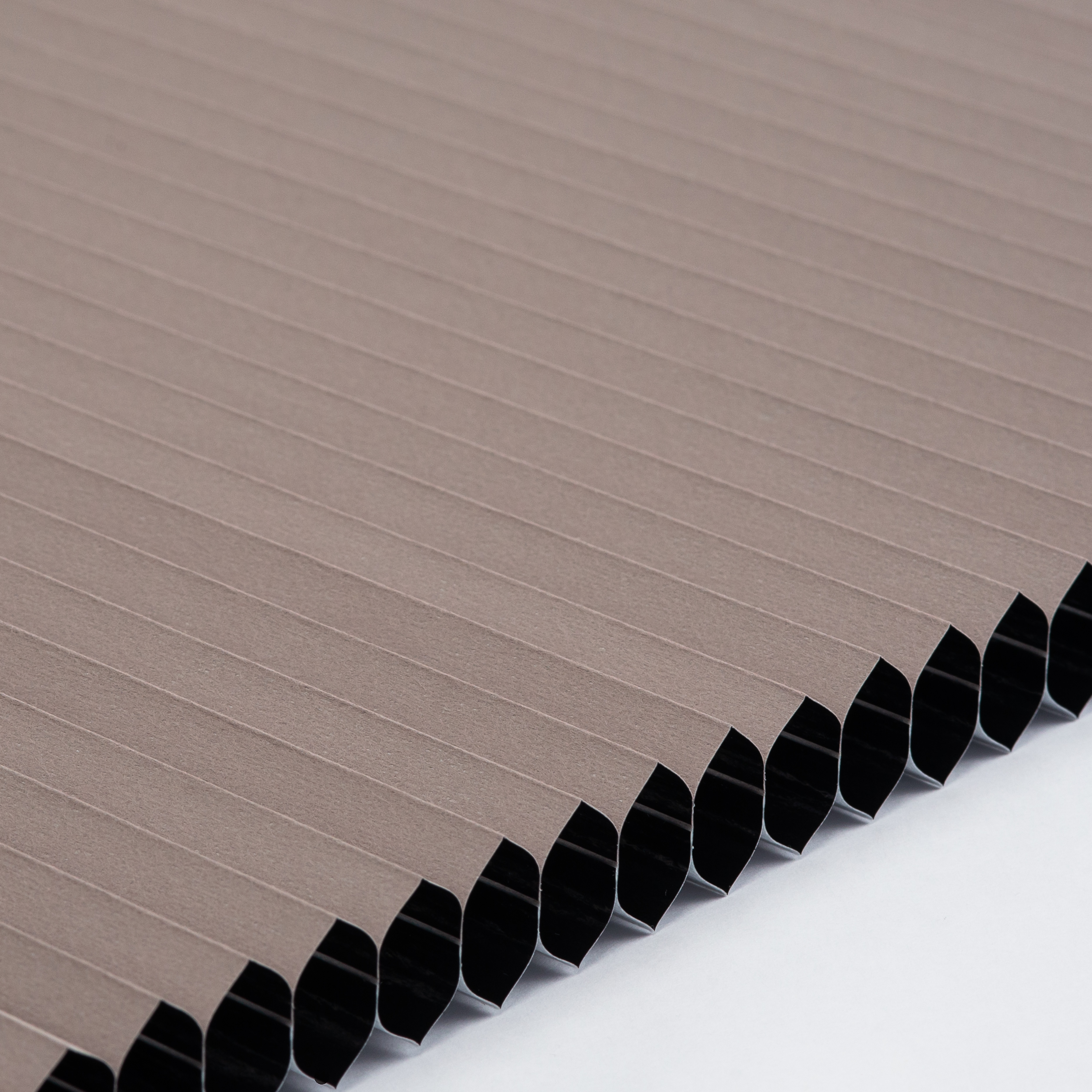 Plissee Honeycomb Komfort Collection verdunkelnd & Blickdicht warmes Taupegrau mit Reflektionsbeschichtung 1-2864 DU