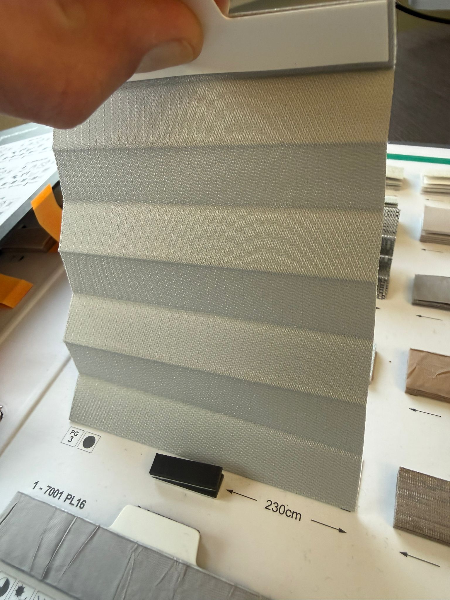 Plissee 16mm für Schiebetüren Luxury Collection verdunkelnd Blickdicht grau 3-9002 PL16