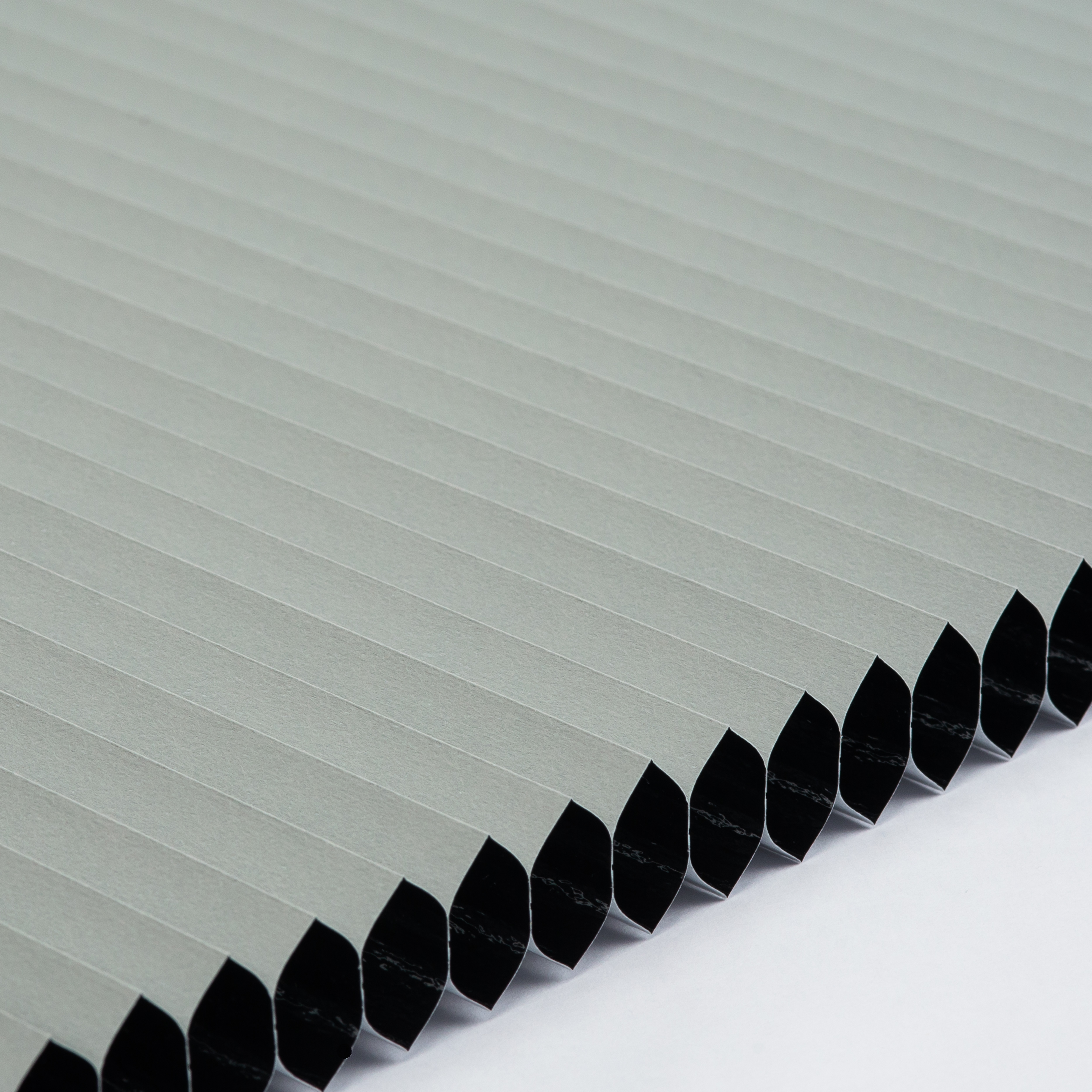 Plissee Honeycomb Blackout Komfort Collection Lichtgrau – Verdunkelnd & blickdicht mit Reflektionsbeschichtung 1-2863 DU